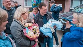 Как подписать фото с выписки из роддома в Керхер